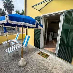 https://appartamento-la-spiaggia.hotelitalianriviera.com