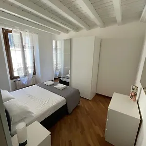 https://casa-marsos.it-lombardy.com